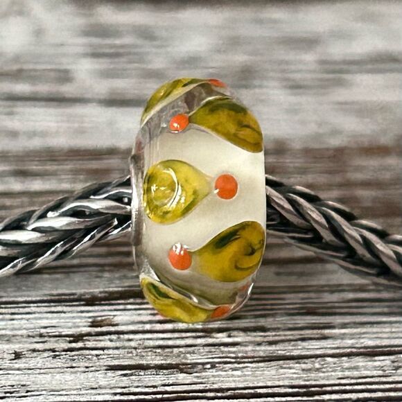 TROLLBEADS Ivory Mustard Orange Unique LAA 925S NEW! Textured & Glowing - Picture 1 of 7